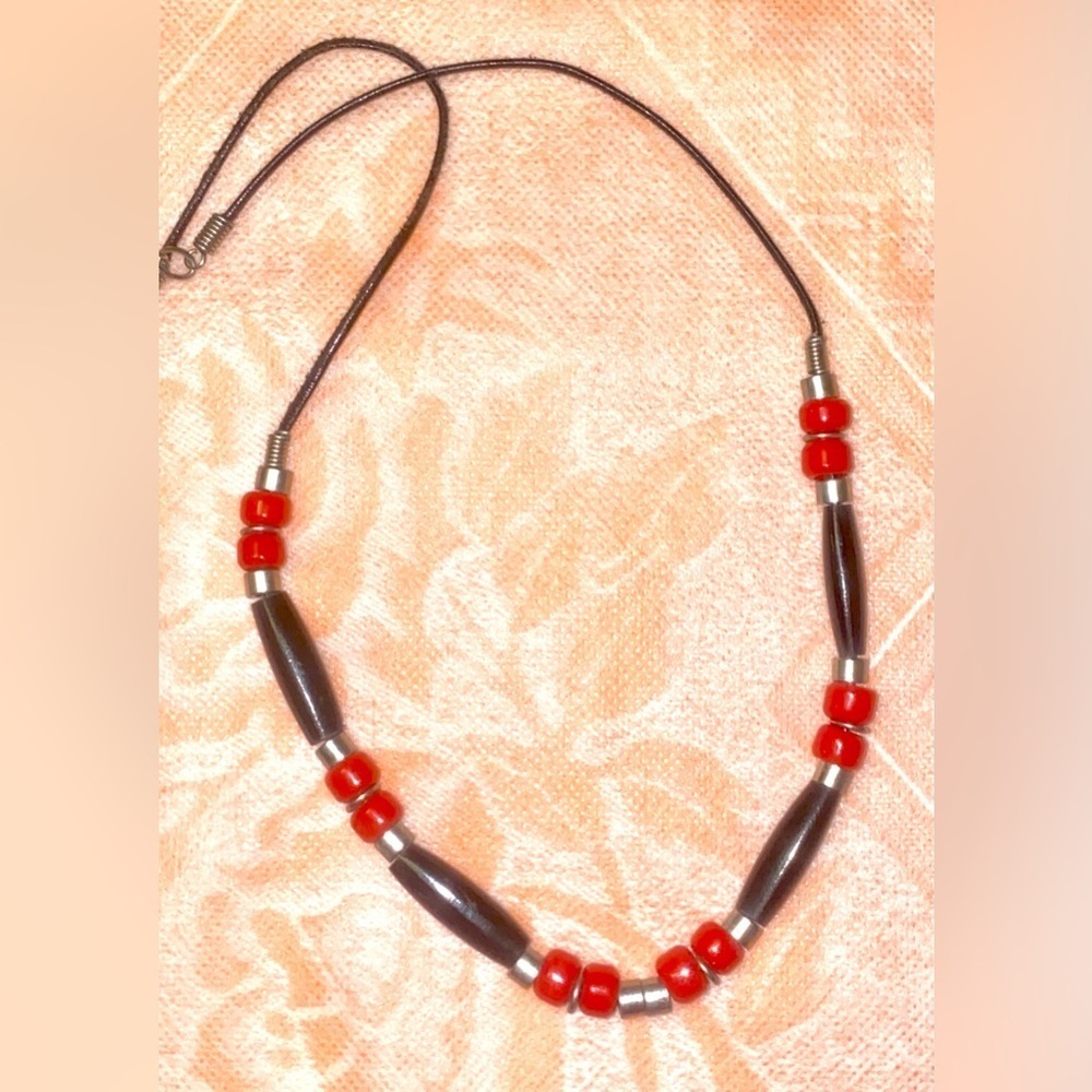 Native Americans jewelry. Red and Black Beaded Necklace